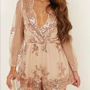 Light pink sequin romper. Perfect for NYE🌟